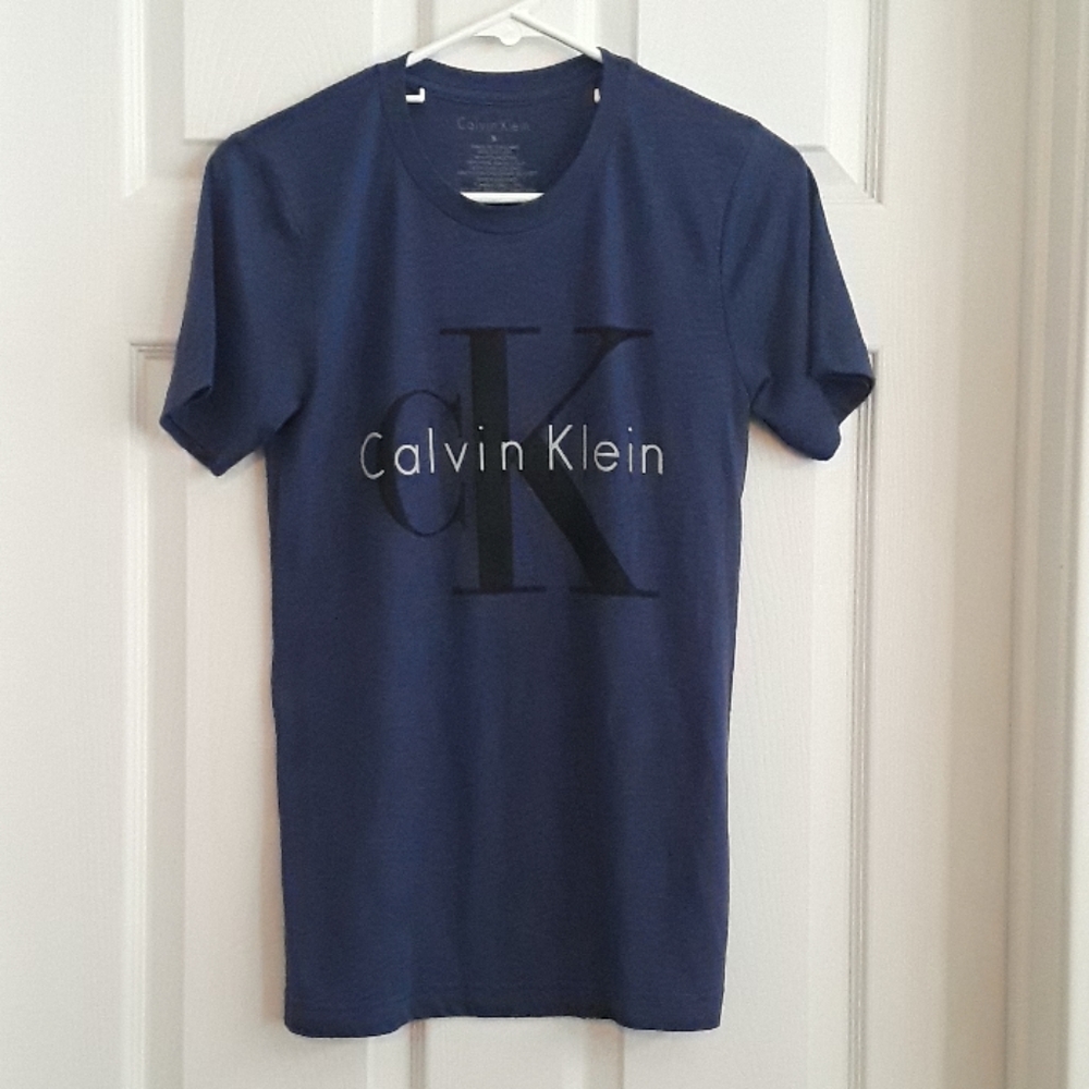 Calvin Klein T shirt